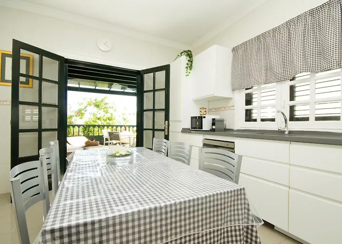 Casa Elena Playa - By Az Villa